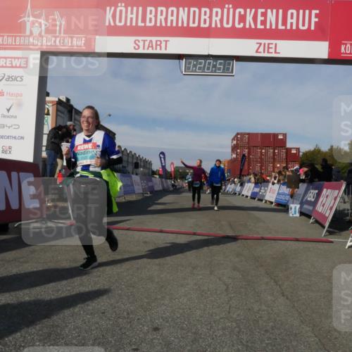 03.10.2025 - Köhlbrandbrückenlauf Matties Gatica Varas http://msf.ph/oto/9169021 03.10.2025 10:20:53 Ziel 1561, 1562, 1618, 1971, 2012, 2033, 2128, 2817, 3030, 3617, 3636, 3783 meine-sportfotos.de