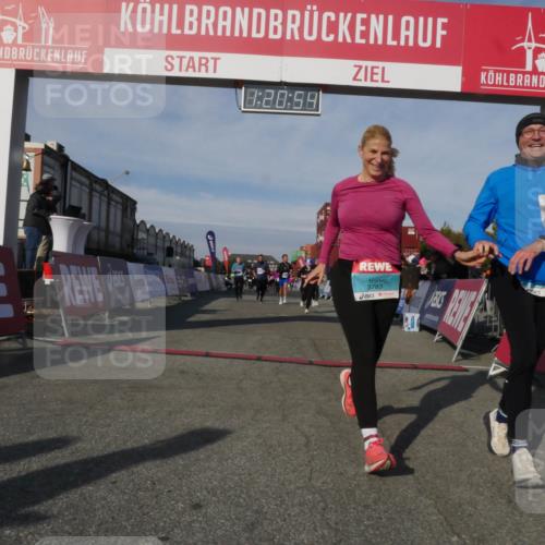 03.10.2025 - Köhlbrandbrückenlauf Matties Gatica Varas http://msf.ph/oto/9169027 03.10.2025 10:20:56 Ziel 1561, 1562, 1618, 1971, 2012, 2033, 2082, 2128, 2142, 2817, 3030, 3617 meine-sportfotos.de