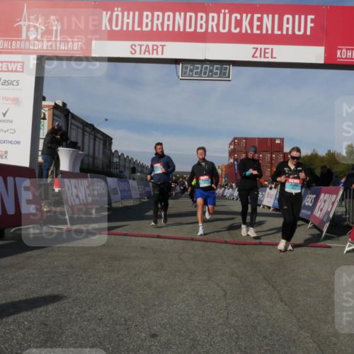 03.10.2025 - Köhlbrandbrückenlauf Matties Gatica Varas http://msf.ph/oto/9169034 03.10.2025 10:20:59 Ziel 1561, 1562, 1618, 1971, 2012, 2033, 2082, 2128, 2142, 2416, 2512, 2817, 2969, 2977, 2978, 3030, 3148, 3215, 3617, 3755, 3757, 3758 meine-sportfotos.de