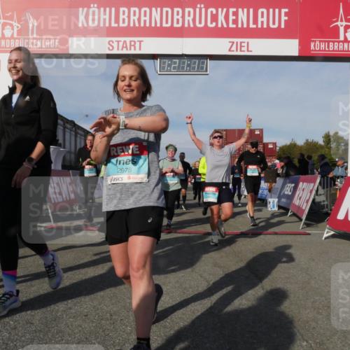 03.10.2025 - Köhlbrandbrückenlauf Matties Gatica Varas http://msf.ph/oto/9169062 03.10.2025 10:21:13 Ziel 1463, 1607, 1609, 1667, 1965, 2076, 2200, 2362, 2415, 2456, 2720, 2721, 2943, 3306, 3408, 3772 meine-sportfotos.de