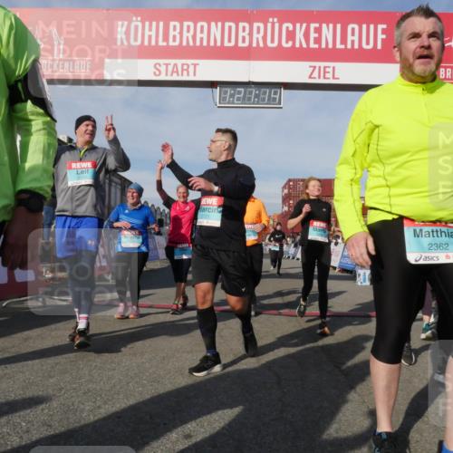 03.10.2025 - Köhlbrandbrückenlauf Matties Gatica Varas http://msf.ph/oto/9169068 03.10.2025 10:21:15 Ziel 1609, 1667, 1757, 2076, 2119, 2200, 2350, 2369, 2415, 2456, 2897, 2943, 3306, 3408 meine-sportfotos.de