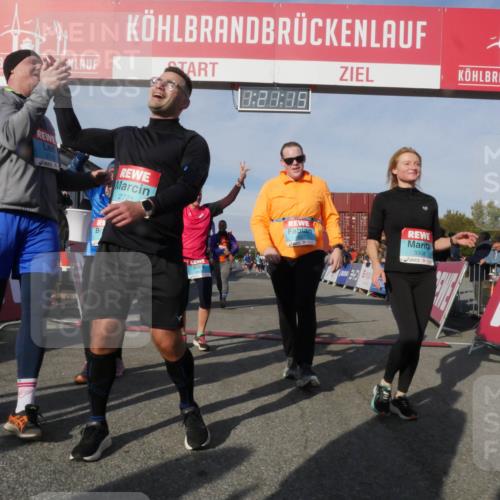 03.10.2025 - Köhlbrandbrückenlauf Matties Gatica Varas http://msf.ph/oto/9169070 03.10.2025 10:21:16 Ziel 1757, 2076, 2119, 2200, 2350, 2369, 2415, 2456, 2897 meine-sportfotos.de