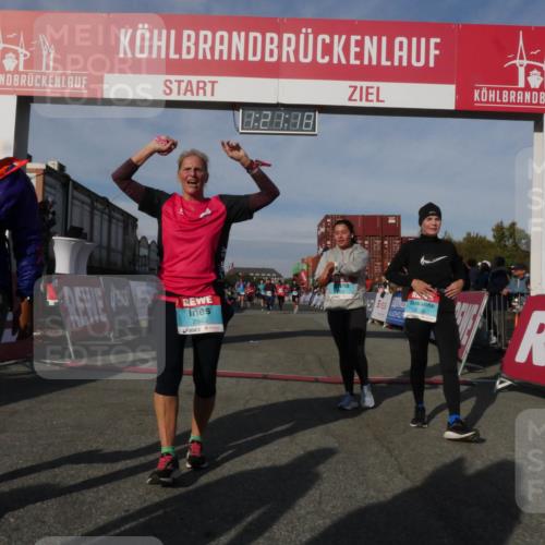 03.10.2025 - Köhlbrandbrückenlauf Matties Gatica Varas http://msf.ph/oto/9169077 03.10.2025 10:21:20 Ziel 1757, 1899, 2068, 2119, 2350, 2369, 2415, 2897, 3839 meine-sportfotos.de