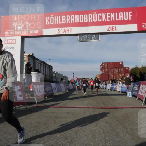 03.10.2025 - Köhlbrandbrückenlauf Matties Gatica Varas http://msf.ph/oto/9169084 03.10.2025 10:21:23 Ziel 1757, 1899, 2068, 2119, 2154, 2350, 2369, 2415, 2897, 3839 meine-sportfotos.de