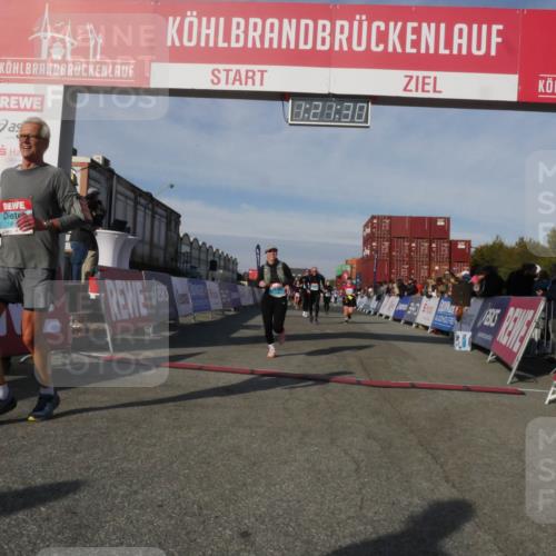 03.10.2025 - Köhlbrandbrückenlauf Matties Gatica Varas http://msf.ph/oto/9169102 03.10.2025 10:21:32 Ziel 1252, 1992, 2053, 2068, 2137, 2154, 2210, 2616, 2622, 3116, 3259, 3536, 3537, 3538 meine-sportfotos.de