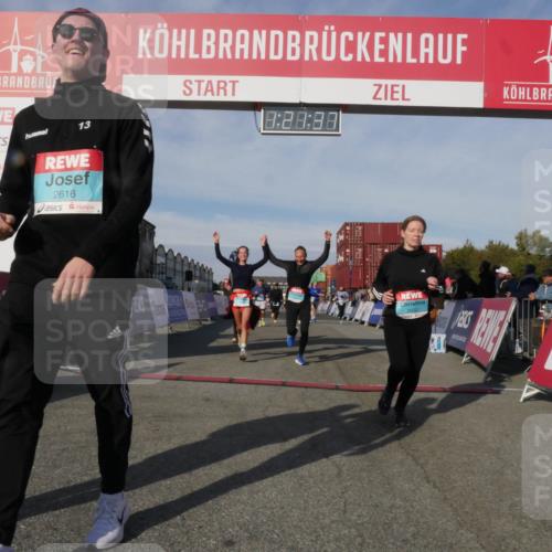 03.10.2025 - Köhlbrandbrückenlauf Matties Gatica Varas http://msf.ph/oto/9169117 03.10.2025 10:21:39 Ziel 1252, 1483, 2053, 2137, 2143, 2164, 2174, 2210, 2255, 2439, 3535, 3536, 3537, 3538 meine-sportfotos.de