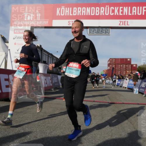03.10.2025 - Köhlbrandbrückenlauf Matties Gatica Varas http://msf.ph/oto/9169121 03.10.2025 10:21:41 Ziel 1483, 2053, 2143, 2164, 2174, 2210, 2255, 2439, 2524, 3535, 3536, 3537, 3538 meine-sportfotos.de