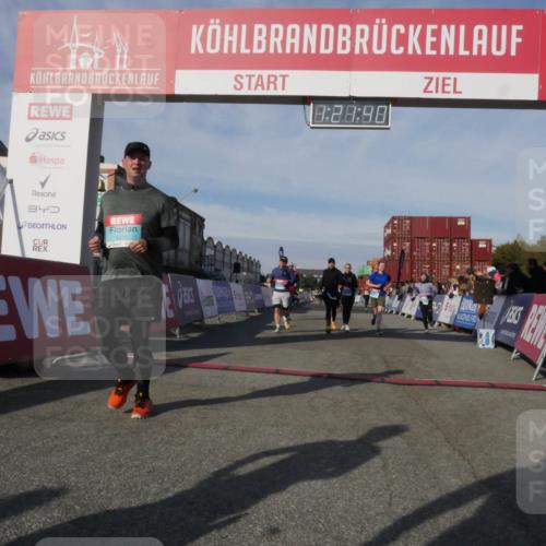 03.10.2025 - Köhlbrandbrückenlauf Matties Gatica Varas http://msf.ph/oto/9169123 03.10.2025 10:21:42 Ziel 1483, 2053, 2143, 2164, 2174, 2255, 2439, 2524, 3535, 3536, 3537, 3538 meine-sportfotos.de