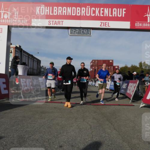 03.10.2025 - Köhlbrandbrückenlauf Matties Gatica Varas http://msf.ph/oto/9169128 03.10.2025 10:21:44 Ziel 1483, 2053, 2143, 2164, 2174, 2194, 2255, 2439, 2524, 3535, 3536, 3537, 3538 meine-sportfotos.de
