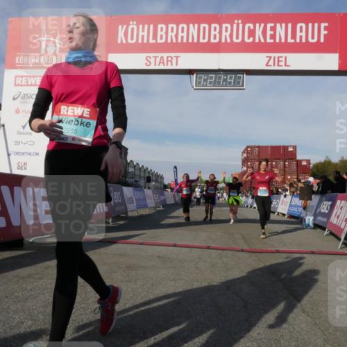 03.10.2025 - Köhlbrandbrückenlauf Matties Gatica Varas http://msf.ph/oto/9169138 03.10.2025 10:21:49 Ziel 2016, 2097, 2143, 2164, 2174, 2194, 2235, 2439, 2524 meine-sportfotos.de