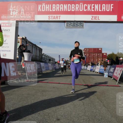 03.10.2025 - Köhlbrandbrückenlauf Matties Gatica Varas http://msf.ph/oto/9169146 03.10.2025 10:21:54 Ziel 1740, 1976, 2016, 2022, 2097, 2194, 2235, 2298, 2309, 3570, 3693, 3694 meine-sportfotos.de