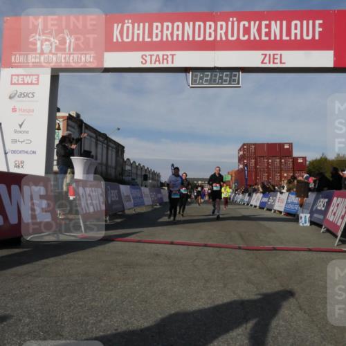 03.10.2025 - Köhlbrandbrückenlauf Matties Gatica Varas http://msf.ph/oto/9169148 03.10.2025 10:21:55 Ziel 1049, 1467, 1740, 1976, 2016, 2022, 2097, 2194, 2235, 2298, 2309, 2414, 3570, 3693, 3694 meine-sportfotos.de