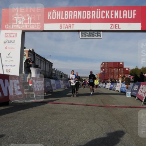 03.10.2025 - Köhlbrandbrückenlauf Matties Gatica Varas http://msf.ph/oto/9169149 03.10.2025 10:21:55 Ziel 1049, 1467, 1740, 1976, 2016, 2022, 2097, 2194, 2235, 2298, 2309, 2414, 3570, 3693, 3694 meine-sportfotos.de