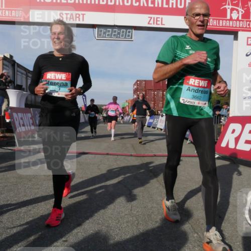 03.10.2025 - Köhlbrandbrückenlauf Matties Gatica Varas http://msf.ph/oto/9169178 03.10.2025 10:22:10 Ziel 1669, 1951, 1977, 2065, 2071, 2114, 2304, 2327, 3114, 3279, 3509, 3777 meine-sportfotos.de