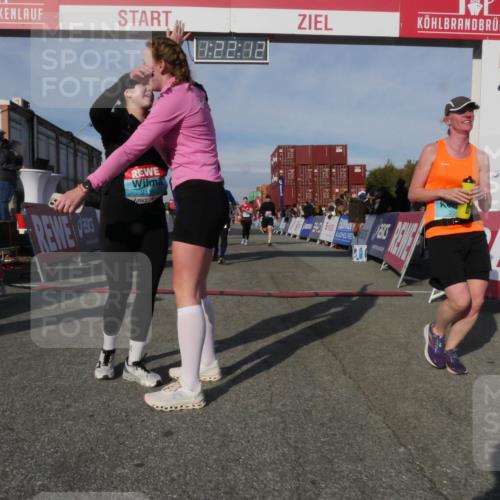 03.10.2025 - Köhlbrandbrückenlauf Matties Gatica Varas http://msf.ph/oto/9169186 03.10.2025 10:22:13 Ziel 1669, 1951, 1984, 2071, 2304, 3114, 3279, 3509, 3777 meine-sportfotos.de