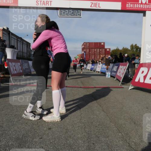03.10.2025 - Köhlbrandbrückenlauf Matties Gatica Varas http://msf.ph/oto/9169187 03.10.2025 10:22:14 Ziel 1669, 1951, 1984, 2071, 2304, 3114, 3279, 3509, 3777 meine-sportfotos.de