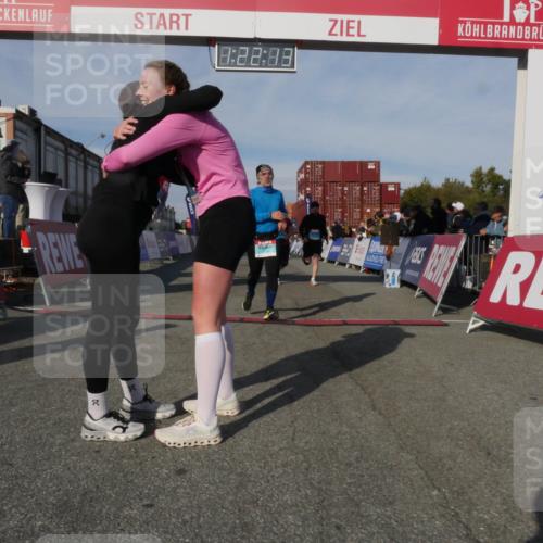 03.10.2025 - Köhlbrandbrückenlauf Matties Gatica Varas http://msf.ph/oto/9169189 03.10.2025 10:22:15 Ziel 1669, 1951, 1984, 2071, 2304, 3114, 3279, 3509, 3777 meine-sportfotos.de