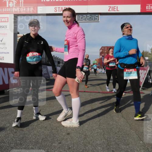 03.10.2025 - Köhlbrandbrückenlauf Matties Gatica Varas http://msf.ph/oto/9169192 03.10.2025 10:22:16 Ziel 1669, 1951, 1984, 2071, 2304, 3279, 3509, 3777 meine-sportfotos.de