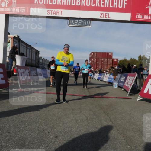 03.10.2025 - Köhlbrandbrückenlauf Matties Gatica Varas http://msf.ph/oto/9169199 03.10.2025 10:22:20 Ziel 1984, 2075, 2304, 2313, 2314, 3509, 3777 meine-sportfotos.de