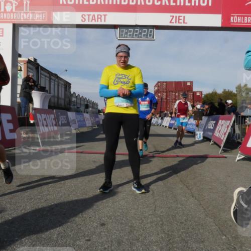 03.10.2025 - Köhlbrandbrückenlauf Matties Gatica Varas http://msf.ph/oto/9169204 03.10.2025 10:22:22 Ziel 1984, 2075, 2313, 2314, 3509 meine-sportfotos.de
