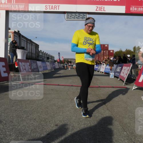 03.10.2025 - Köhlbrandbrückenlauf Matties Gatica Varas http://msf.ph/oto/9169208 03.10.2025 10:22:24 Ziel 2075, 2313, 2314, 3577 meine-sportfotos.de