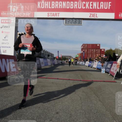 03.10.2025 - Köhlbrandbrückenlauf Matties Gatica Varas http://msf.ph/oto/9169231 03.10.2025 10:22:39 Ziel 2049, 2213, 2296, 2300, 3619 meine-sportfotos.de