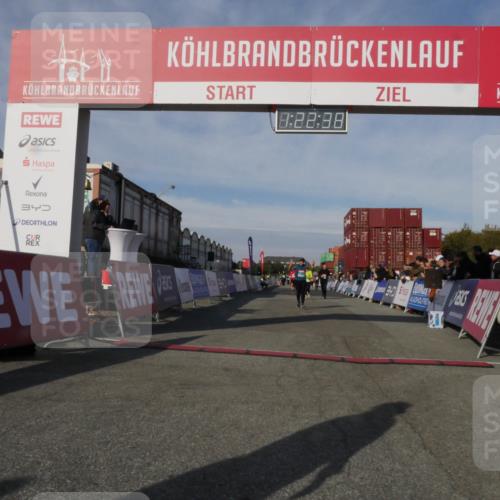 03.10.2025 - Köhlbrandbrückenlauf Matties Gatica Varas http://msf.ph/oto/9169233 03.10.2025 10:22:40 Ziel 2049, 2213, 2296, 2300, 3619 meine-sportfotos.de