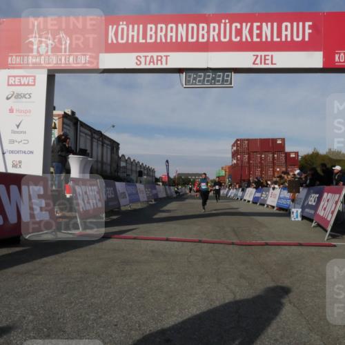 03.10.2025 - Köhlbrandbrückenlauf Matties Gatica Varas http://msf.ph/oto/9169234 03.10.2025 10:22:40 Ziel 2049, 2213, 2296, 2300, 3619 meine-sportfotos.de