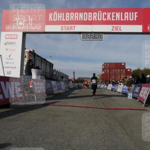 03.10.2025 - Köhlbrandbrückenlauf Matties Gatica Varas http://msf.ph/oto/9169237 03.10.2025 10:22:42 Ziel 2049, 2213, 2296, 2300, 2308, 3619 meine-sportfotos.de