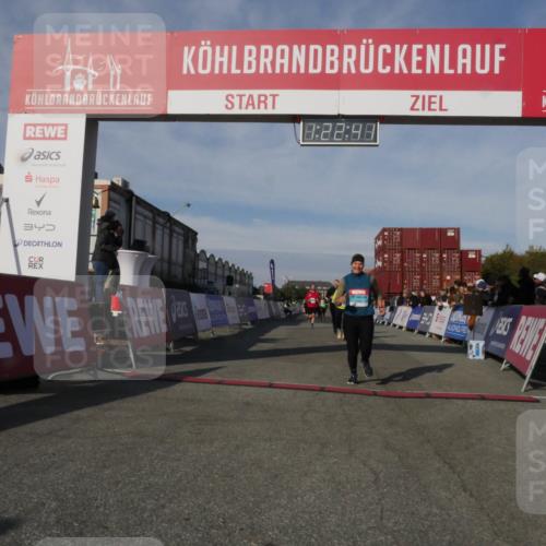 03.10.2025 - Köhlbrandbrückenlauf Matties Gatica Varas http://msf.ph/oto/9169239 03.10.2025 10:22:43 Ziel 2049, 2213, 2296, 2300, 2308, 3582, 3583, 3619 meine-sportfotos.de