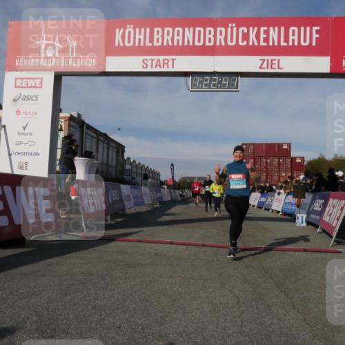 03.10.2025 - Köhlbrandbrückenlauf Matties Gatica Varas http://msf.ph/oto/9169240 03.10.2025 10:22:43 Ziel 2049, 2213, 2296, 2300, 2308, 3582, 3583, 3619 meine-sportfotos.de