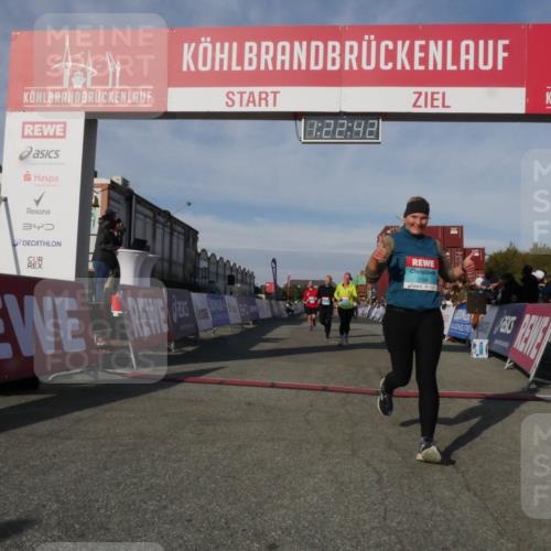 03.10.2025 - Köhlbrandbrückenlauf Matties Gatica Varas http://msf.ph/oto/9169241 03.10.2025 10:22:44 Ziel 2049, 2213, 2300, 2308, 3582, 3583, 3619 meine-sportfotos.de