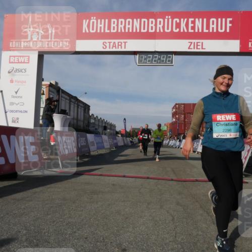 03.10.2025 - Köhlbrandbrückenlauf Matties Gatica Varas http://msf.ph/oto/9169242 03.10.2025 10:22:44 Ziel 2049, 2213, 2300, 2308, 3582, 3583, 3619 meine-sportfotos.de