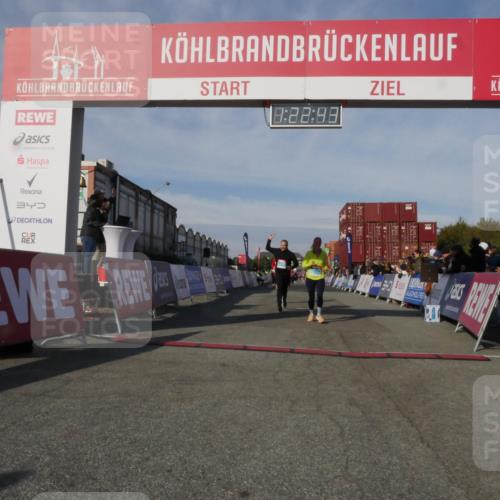 03.10.2025 - Köhlbrandbrückenlauf Matties Gatica Varas http://msf.ph/oto/9169243 03.10.2025 10:22:45 Ziel 2049, 2213, 2300, 2308, 3582, 3583, 3619 meine-sportfotos.de