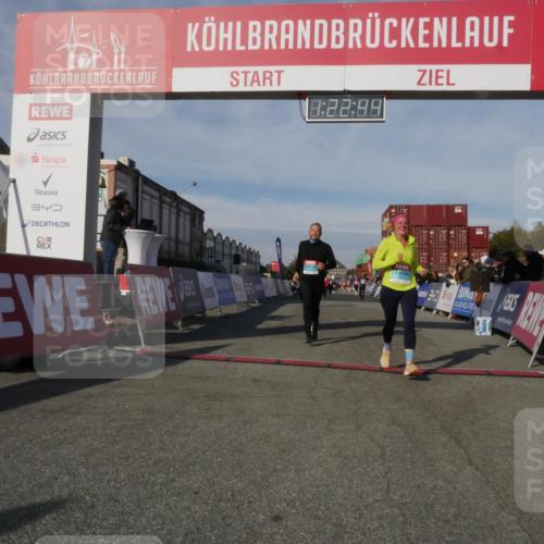 03.10.2025 - Köhlbrandbrückenlauf Matties Gatica Varas http://msf.ph/oto/9169247 03.10.2025 10:22:46 Ziel 2049, 2213, 2300, 2308, 3582, 3583, 3619 meine-sportfotos.de