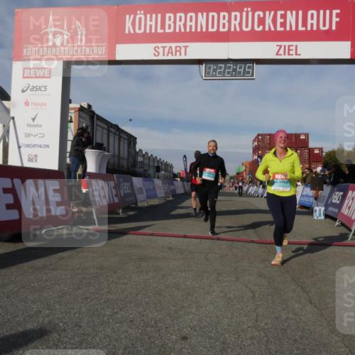 03.10.2025 - Köhlbrandbrückenlauf Matties Gatica Varas http://msf.ph/oto/9169249 03.10.2025 10:22:47 Ziel 2049, 2099, 2300, 2308, 3582, 3583, 3619 meine-sportfotos.de