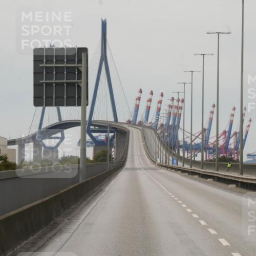 03.10.2025 - Köhlbrandbrückenlauf Matties Gatica Varas http://msf.ph/oto/9169252 03.10.2025 14:52:47 Position 3  meine-sportfotos.de
