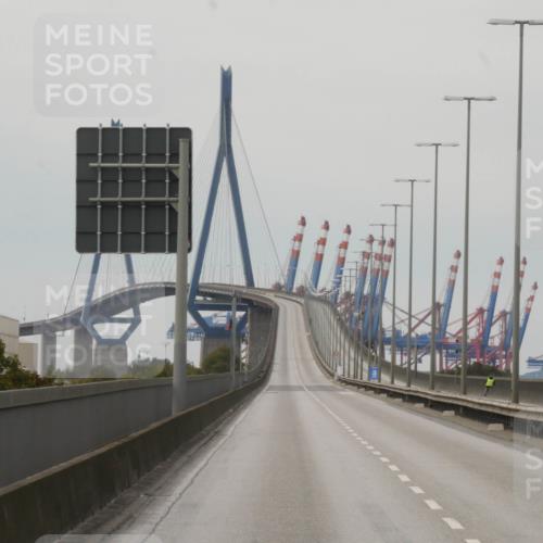 03.10.2025 - Köhlbrandbrückenlauf Matties Gatica Varas http://msf.ph/oto/9169254 03.10.2025 14:52:47 Position 3  meine-sportfotos.de