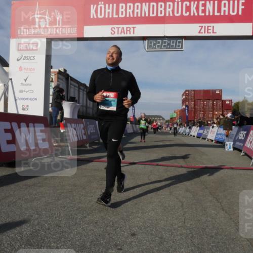 03.10.2025 - Köhlbrandbrückenlauf Matties Gatica Varas http://msf.ph/oto/9169255 03.10.2025 10:22:48 Ziel 2028, 2049, 2099, 2308, 3322, 3582, 3583, 3619 meine-sportfotos.de