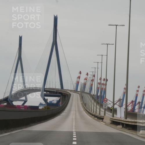 03.10.2025 - Köhlbrandbrückenlauf Matties Gatica Varas http://msf.ph/oto/9169258 03.10.2025 14:58:25 Position 3 12 meine-sportfotos.de
