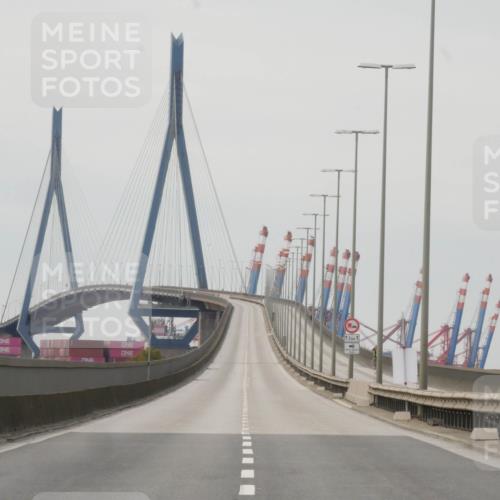03.10.2025 - Köhlbrandbrückenlauf Matties Gatica Varas http://msf.ph/oto/9169262 03.10.2025 14:58:54 Position 3 12, 1, 2 meine-sportfotos.de
