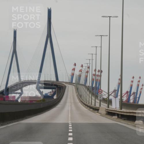 03.10.2025 - Köhlbrandbrückenlauf Matties Gatica Varas http://msf.ph/oto/9169264 03.10.2025 14:58:57 Position 3  meine-sportfotos.de