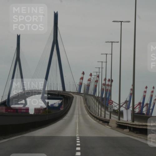 03.10.2025 - Köhlbrandbrückenlauf Matties Gatica Varas http://msf.ph/oto/9169266 03.10.2025 14:59:00 Position 3 2, 12, 1 meine-sportfotos.de