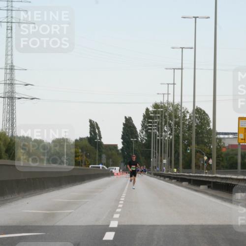 03.10.2025 - Köhlbrandbrückenlauf Matties Gatica Varas http://msf.ph/oto/9169269 03.10.2025 15:10:10 Position 3  meine-sportfotos.de