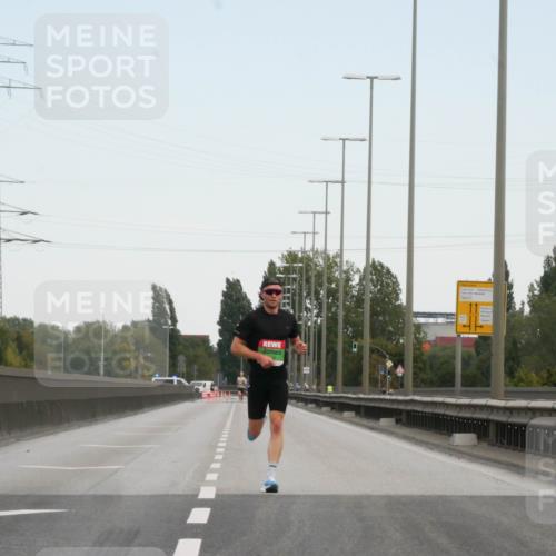 03.10.2025 - Köhlbrandbrückenlauf Matties Gatica Varas http://msf.ph/oto/9169271 03.10.2025 15:10:24 Position 3  meine-sportfotos.de