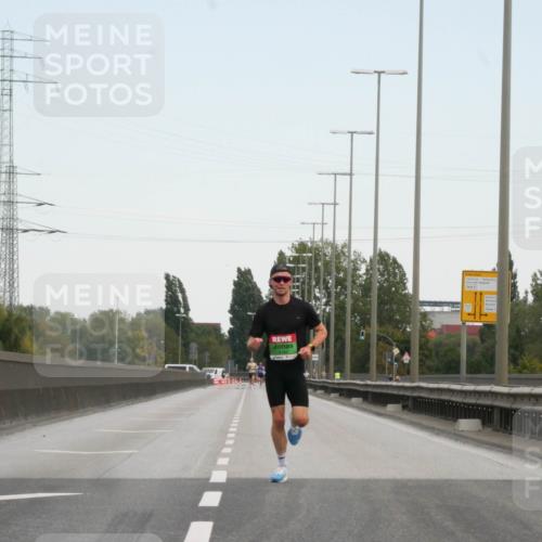 03.10.2025 - Köhlbrandbrückenlauf Matties Gatica Varas http://msf.ph/oto/9169273 03.10.2025 15:10:25 Position 3  meine-sportfotos.de