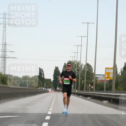 03.10.2025 - Köhlbrandbrückenlauf Matties Gatica Varas http://msf.ph/oto/9169275 03.10.2025 15:10:25 Position 3  meine-sportfotos.de