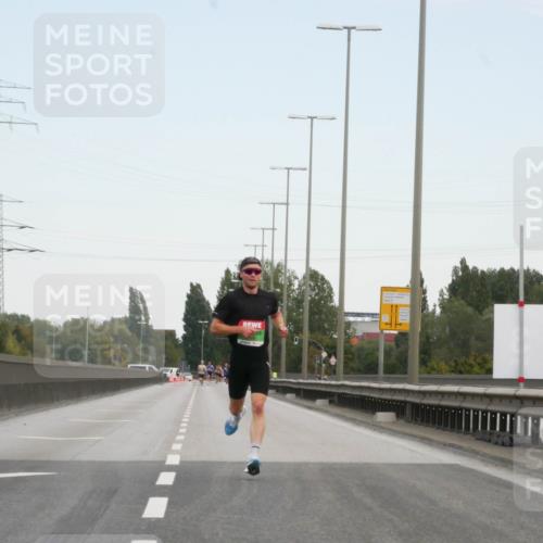 03.10.2025 - Köhlbrandbrückenlauf Matties Gatica Varas http://msf.ph/oto/9169277 03.10.2025 15:10:26 Position 3  meine-sportfotos.de