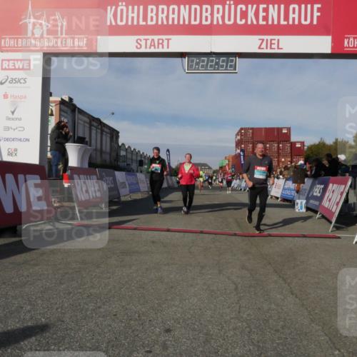 03.10.2025 - Köhlbrandbrückenlauf Matties Gatica Varas http://msf.ph/oto/9169280 03.10.2025 10:22:54 Ziel 1452, 1934, 2028, 2031, 2099, 2308, 2682, 2861, 2862, 3322, 3582, 3583 meine-sportfotos.de