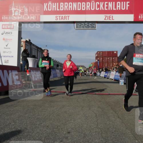 03.10.2025 - Köhlbrandbrückenlauf Matties Gatica Varas http://msf.ph/oto/9169286 03.10.2025 10:22:55 Ziel 1452, 1934, 2028, 2031, 2099, 2682, 2861, 2862, 3291, 3322, 3582, 3583 meine-sportfotos.de
